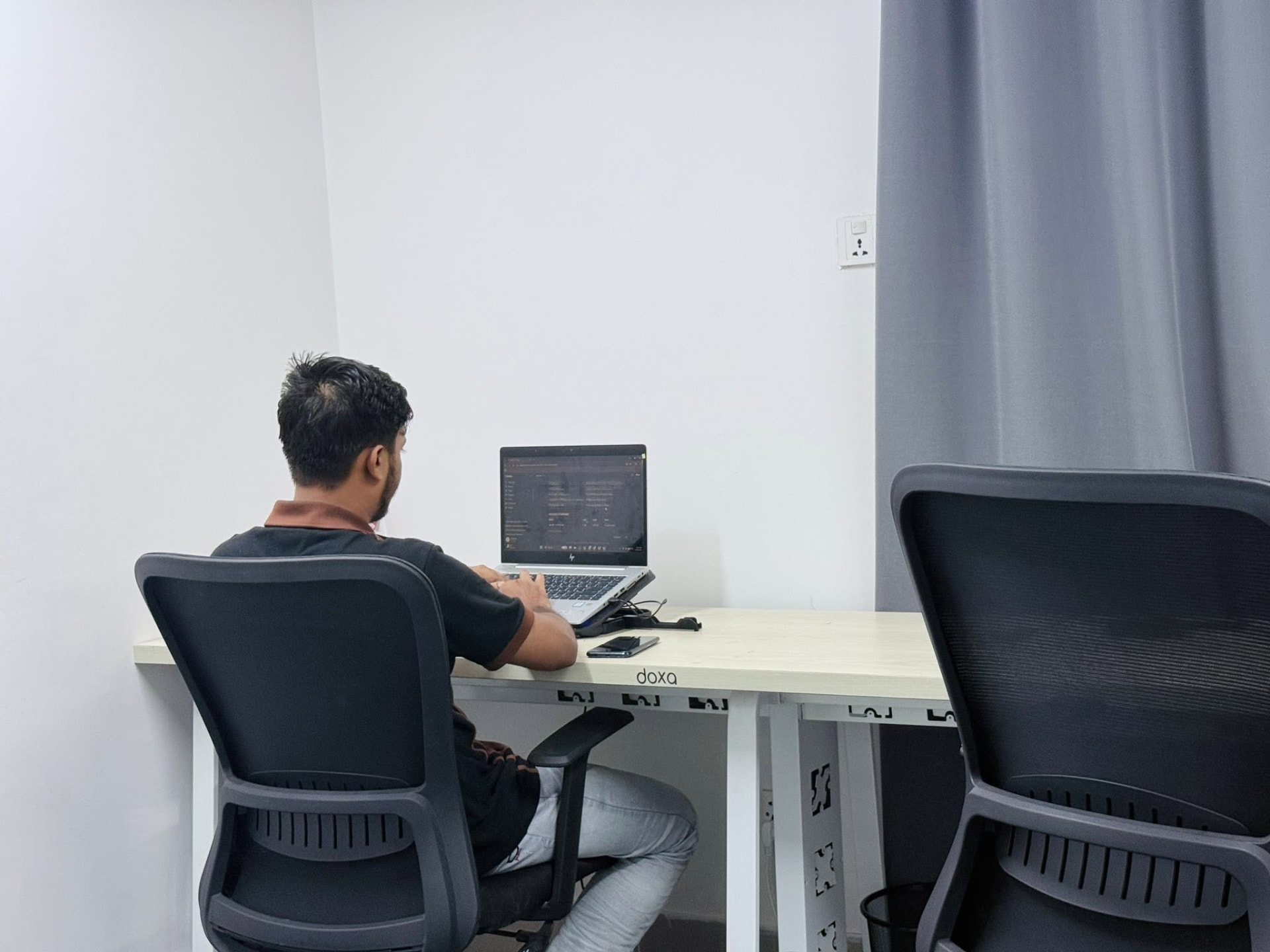 Engineer working at a Gooseberry desk
